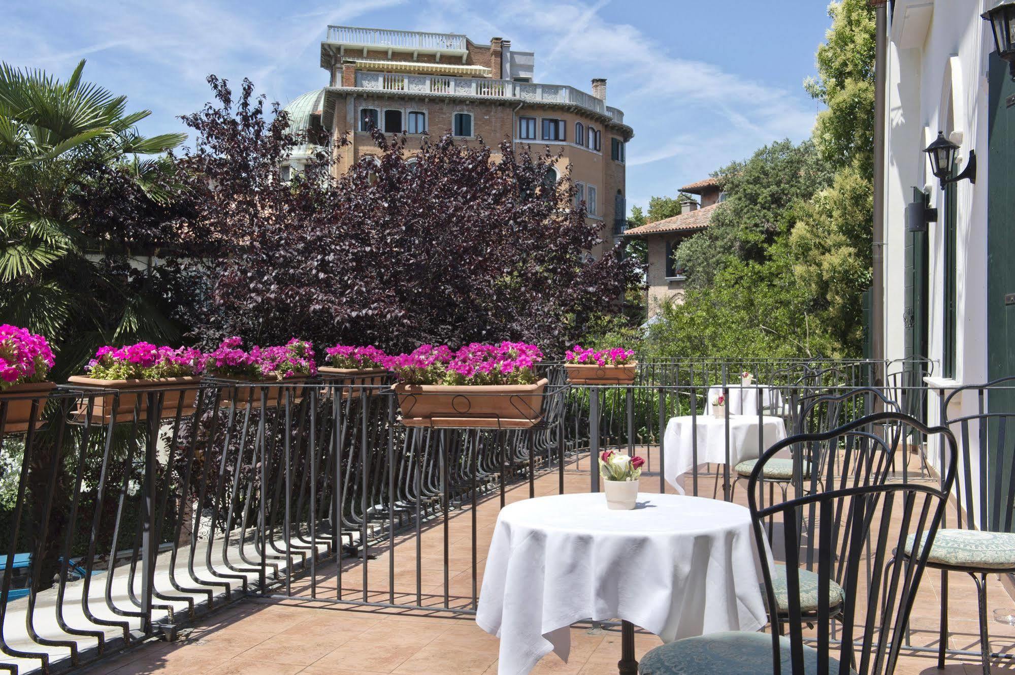 Hotel Villa Edera Венеция Лидо Екстериор снимка